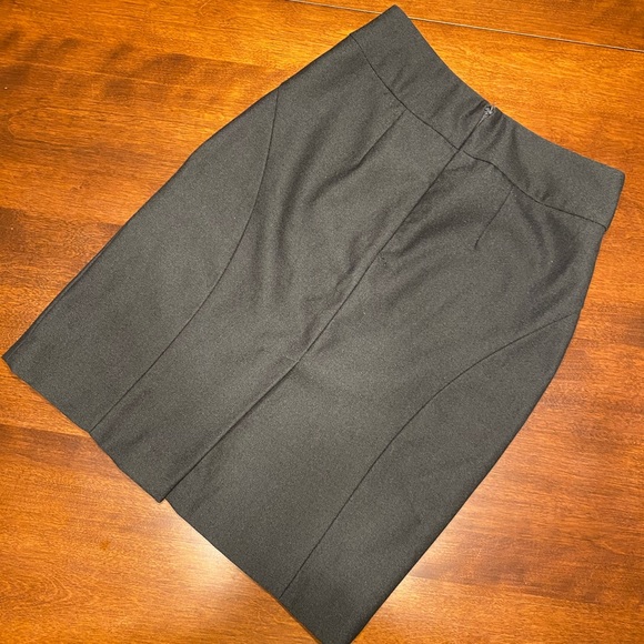 Banana Republic Pencil Skirt - Picture 2 of 8